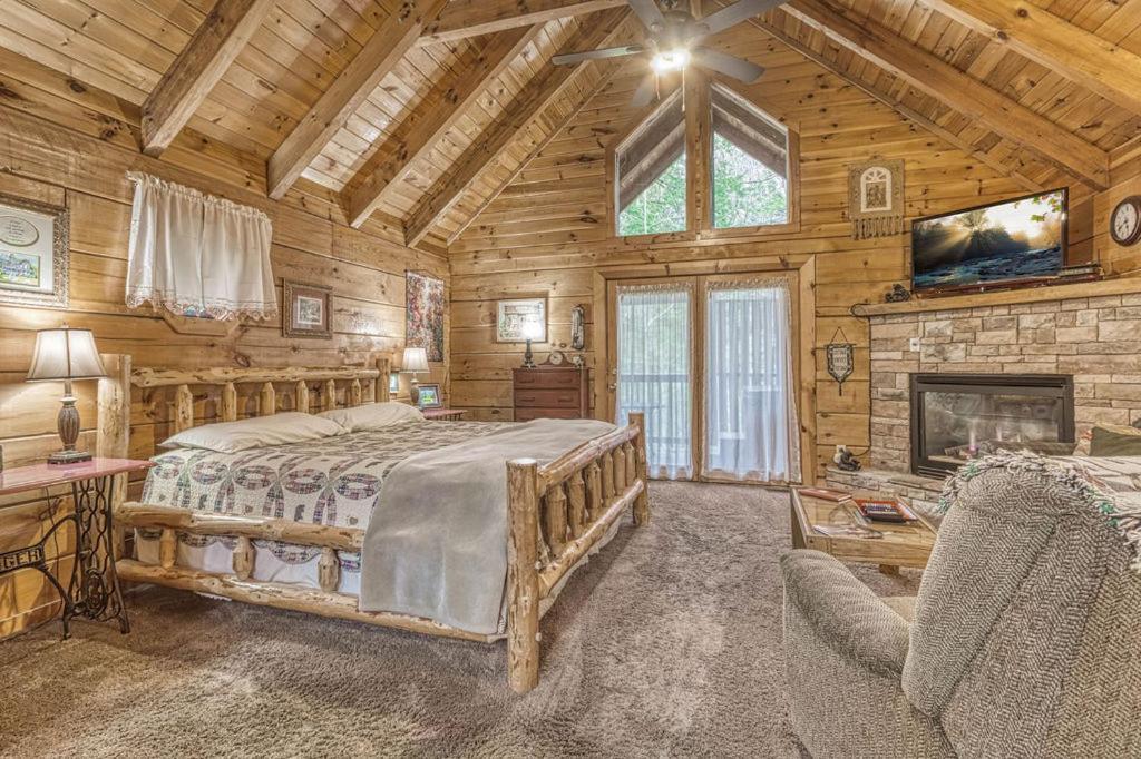 Mountain Eden, Hot Tub, Resort Pool, Wifi, 1089 Free Tickets Each Paid Day, Dollywood And More جاتلينبرج المظهر الخارجي الصورة