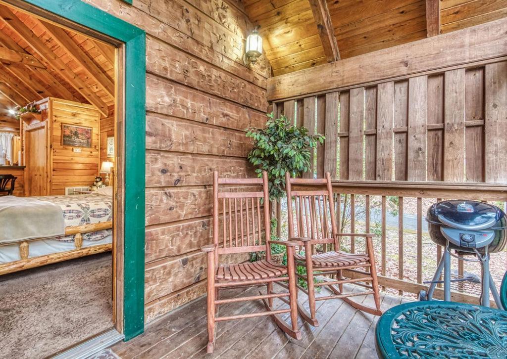 Mountain Eden, Hot Tub, Resort Pool, Wifi, 1089 Free Tickets Each Paid Day, Dollywood And More جاتلينبرج المظهر الخارجي الصورة